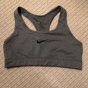 Nike sports bra: size: M